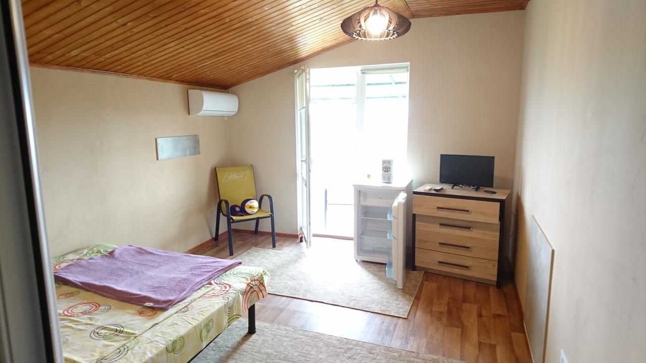 Guest House Dacha Karolino-Buhaz Ngoại thất bức ảnh